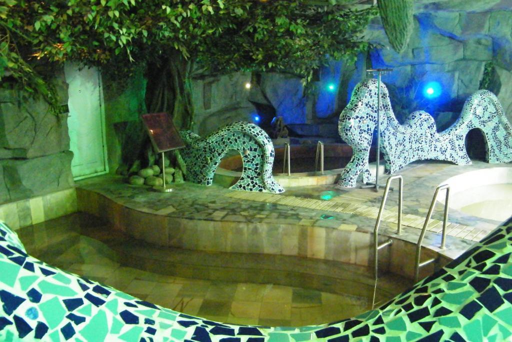 Beijing Jinlong Hotspring Hotel Exterior foto