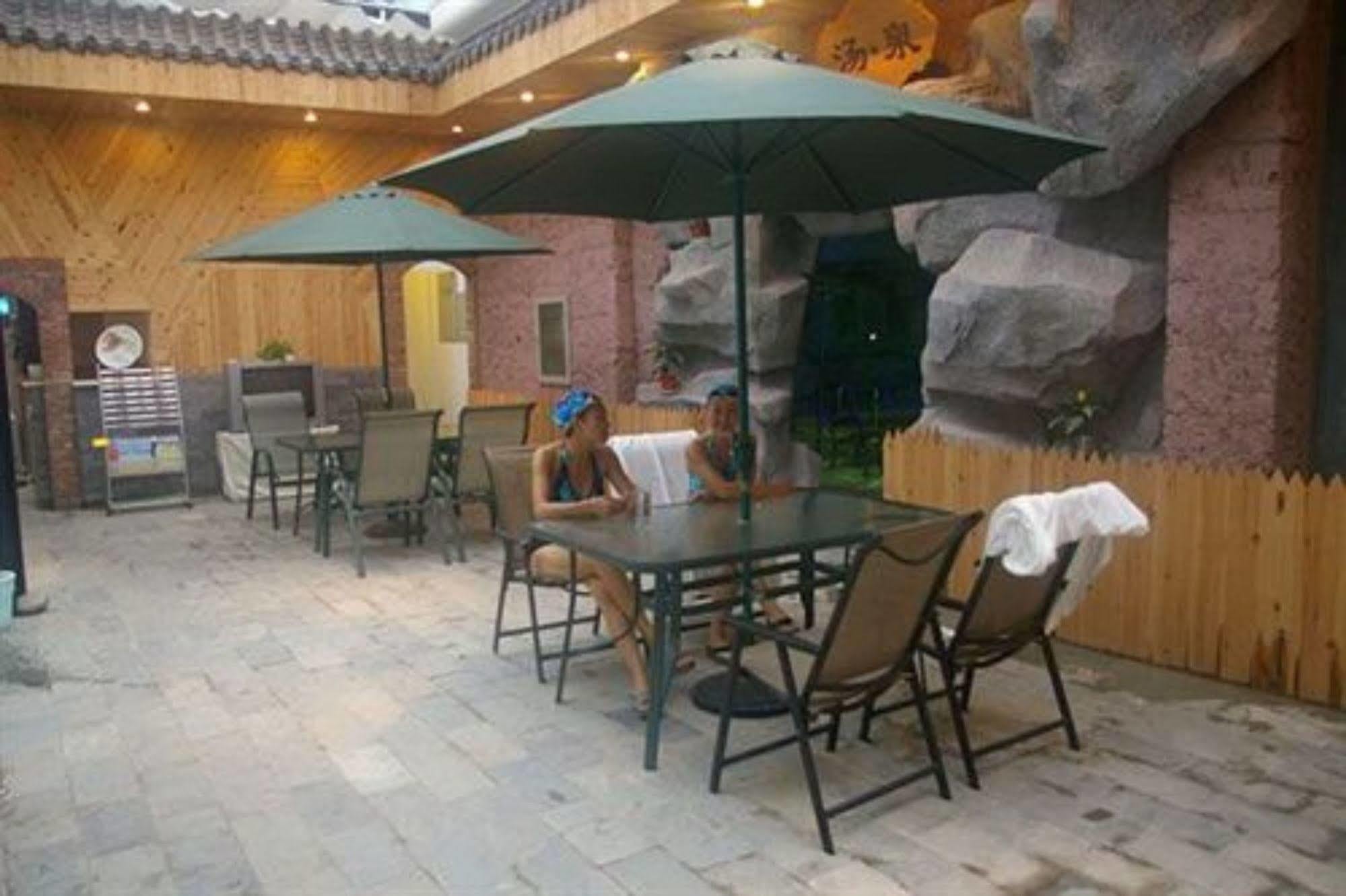 Beijing Jinlong Hotspring Hotel Exterior foto